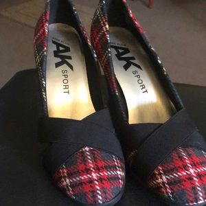 Women’s Anne Klein Sports heels. NIB